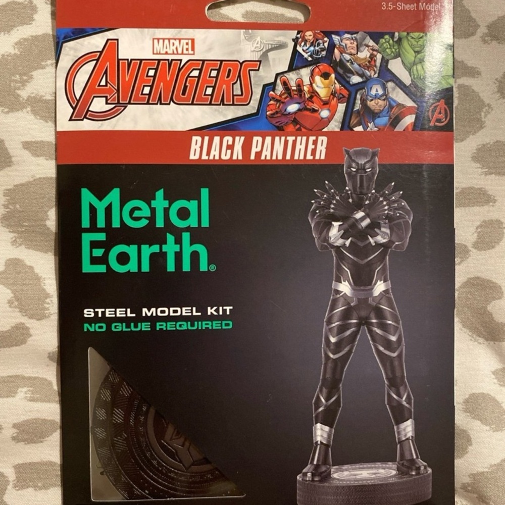 Marvel Avengers Black Panther Steel Model Kit - Black and Silver